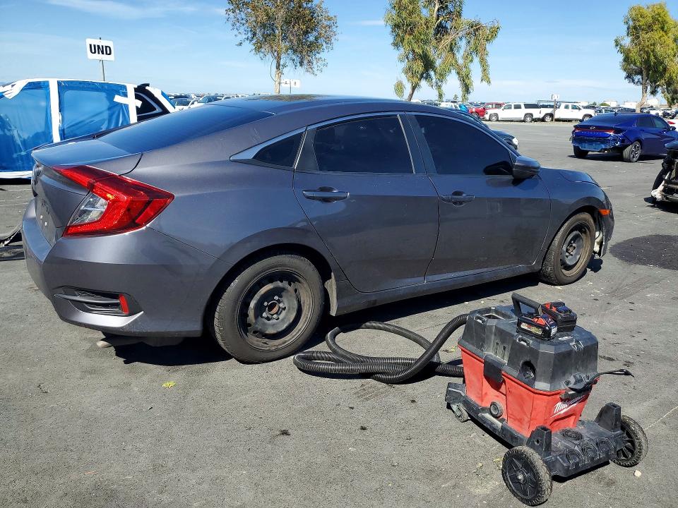 50150726 :رقم المزاد ، 19XFC2F65KE207101 vin ، 2019 Honda Civic مزاد بيع