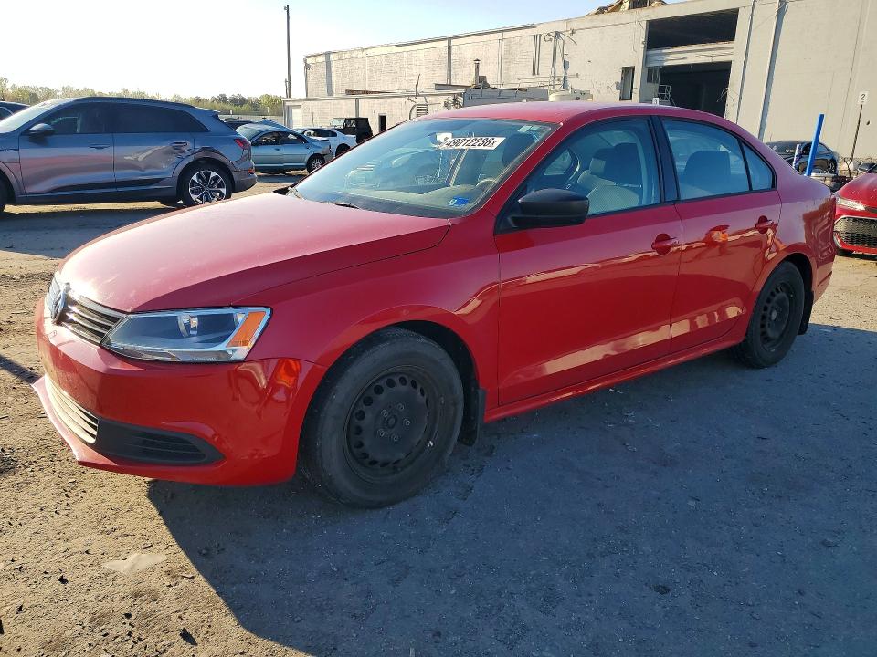 49012236 :رقم المزاد ، 3VW2K7AJ1EM328094 vin ، 2014 Volkswagen Jetta مزاد بيع