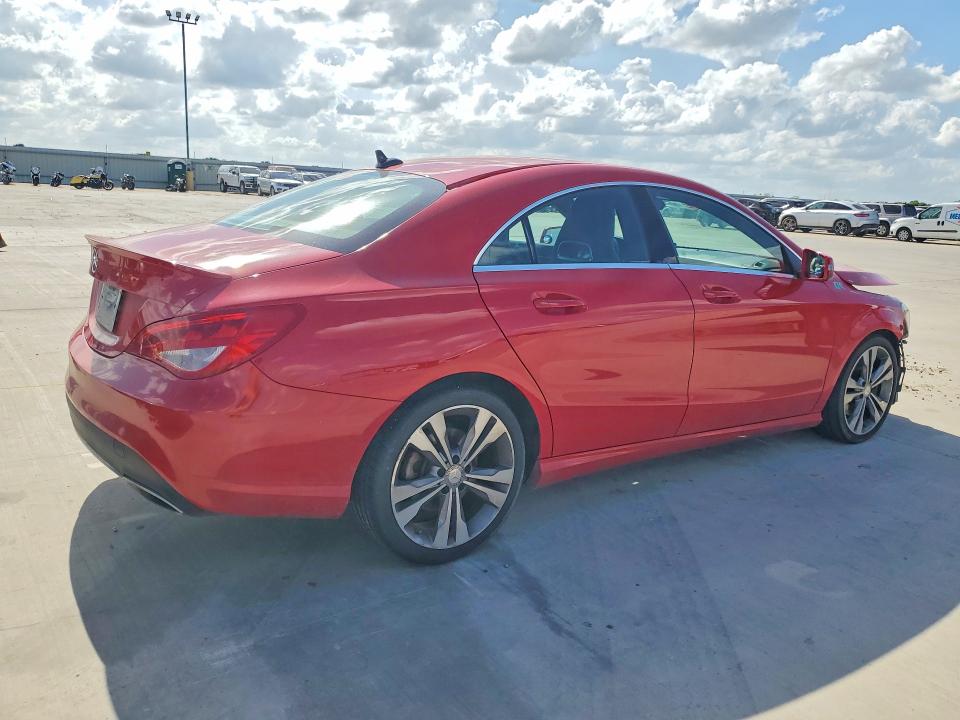 48484906 :رقم المزاد ، WDDSJ4EB6HN424553 vin ، 2017 Mercedes-benz Cla مزاد بيع