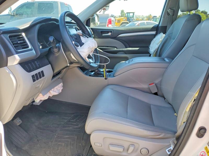 52089456 :رقم المزاد ، 5TDKKRFH3GS163656 vin ، 2016 Toyota Highlander مزاد بيع
