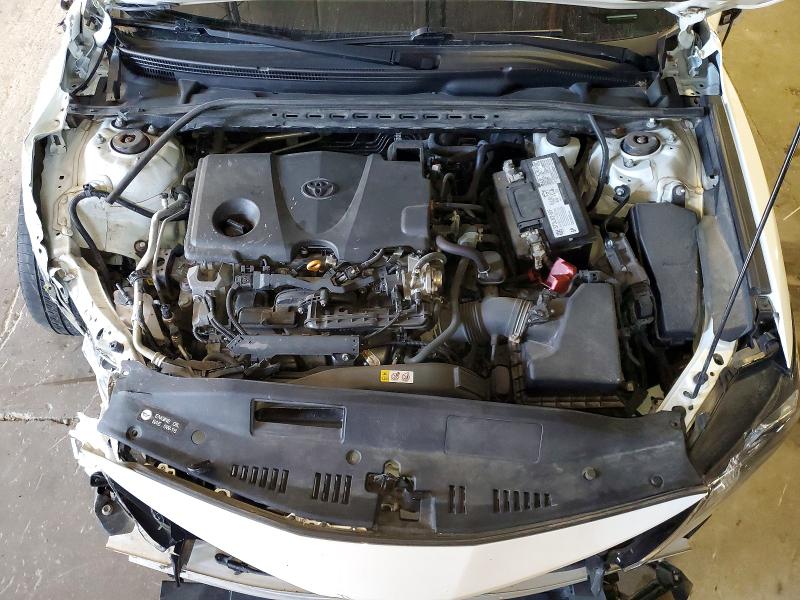 50361686 :رقم المزاد ، 4T1C11BK7MU045185 vin ، 2021 Toyota Camry مزاد بيع