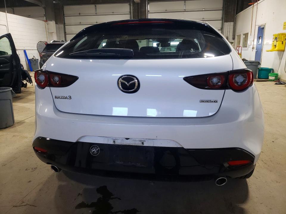 51560976 :رقم المزاد ، JM1BPAKMXP1614617 vin ، 2023 Mazda 3 مزاد بيع