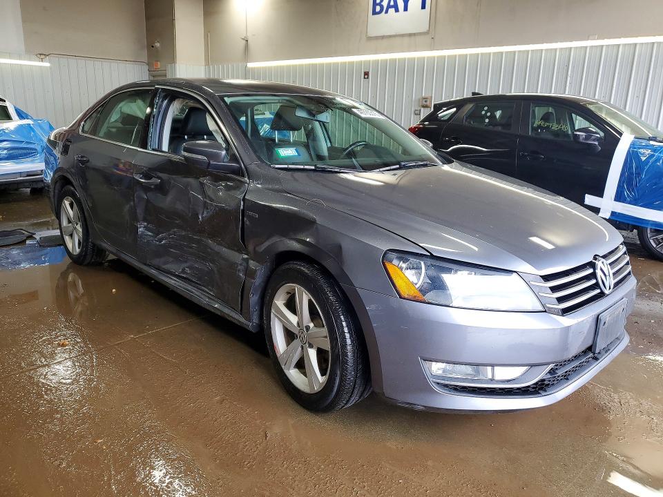 49780316 :رقم المزاد ، 1VWAT7A36FC121598 vin ، 2015 Volkswagen Passat مزاد بيع