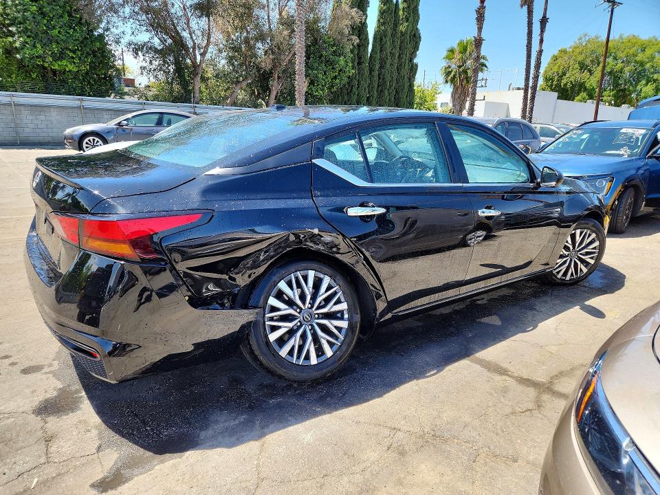 51714026 :رقم المزاد ، 1N4BL4DV5SN369378 vin ، 2025 Nissan Altima مزاد بيع