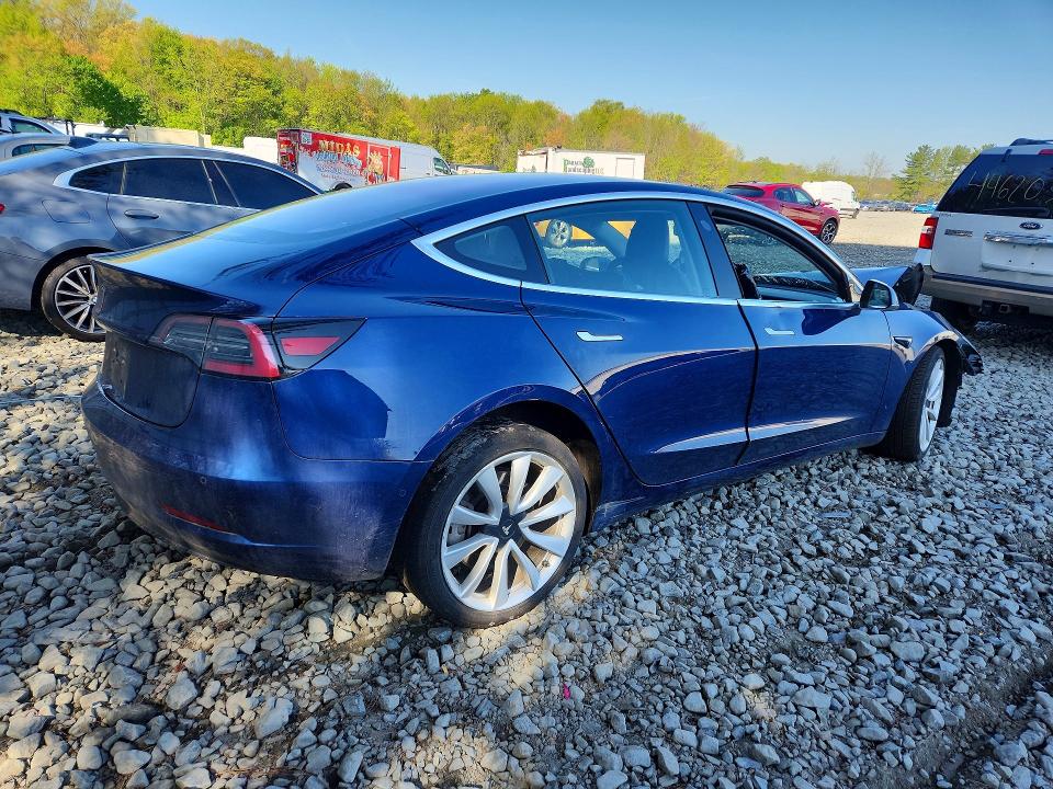 50878516 :رقم المزاد ، 5YJ3E1EA2JF009856 vin ، 2018 Tesla Model 3 مزاد بيع