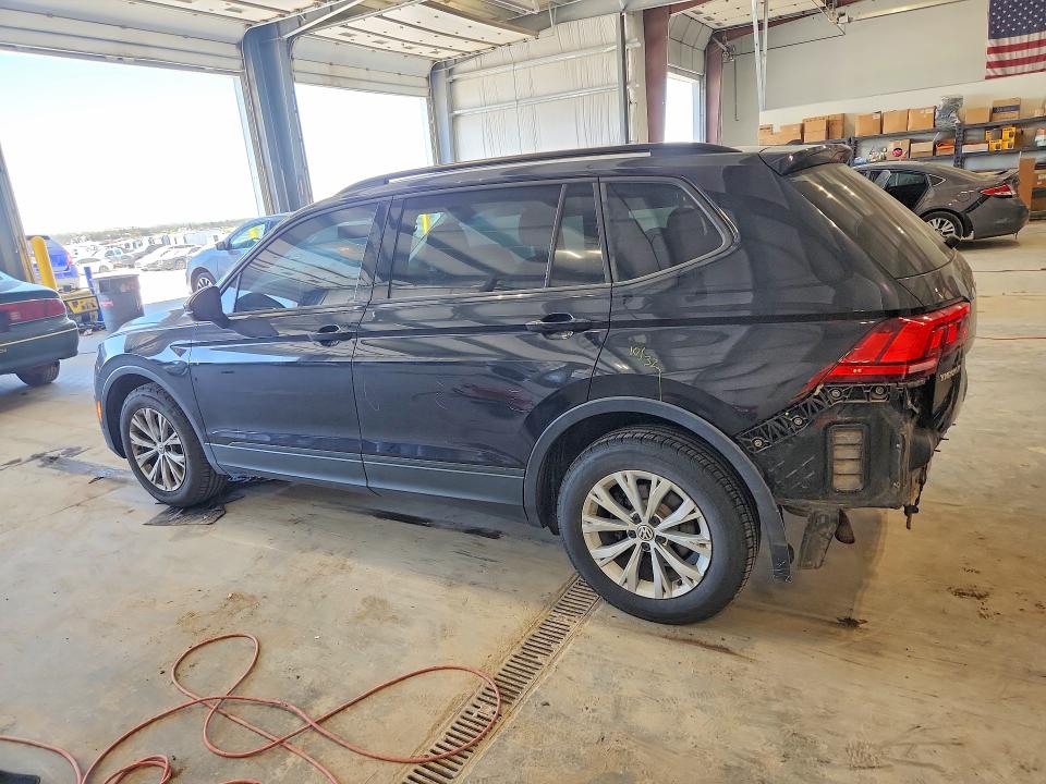 50071086 :رقم المزاد ، 3VV1B7AX3JM019824 vin ، 2018 Volkswagen Tiguan مزاد بيع
