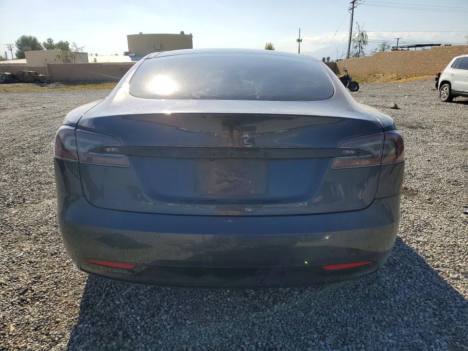 49656526 :رقم المزاد ، 5YJSA1E27JF242566 vin ، 2018 Tesla Model S مزاد بيع
