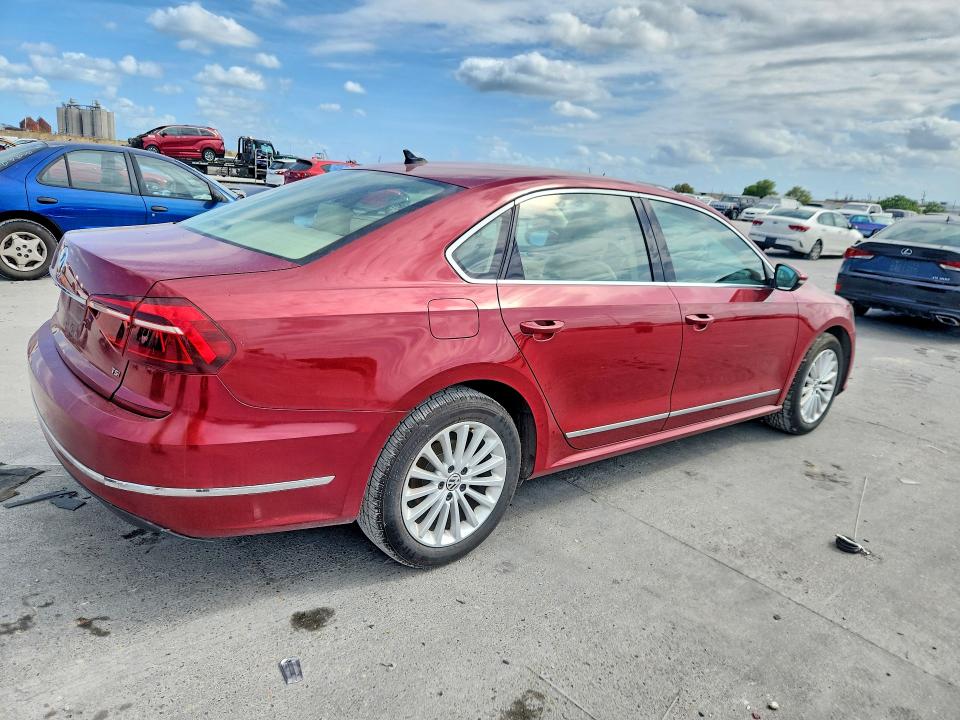 50090876 :رقم المزاد ، 1VWBT7A36HC054878 vin ، 2017 Volkswagen Passat مزاد بيع