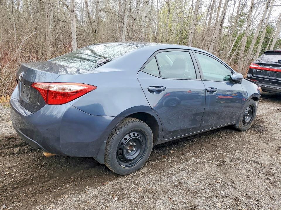 2018 Toyota Corolla მანქანა იყიდება აუქციონზე, vin: 2T1BURHE8JC061251, აუქციონის ნომერი: 50419486