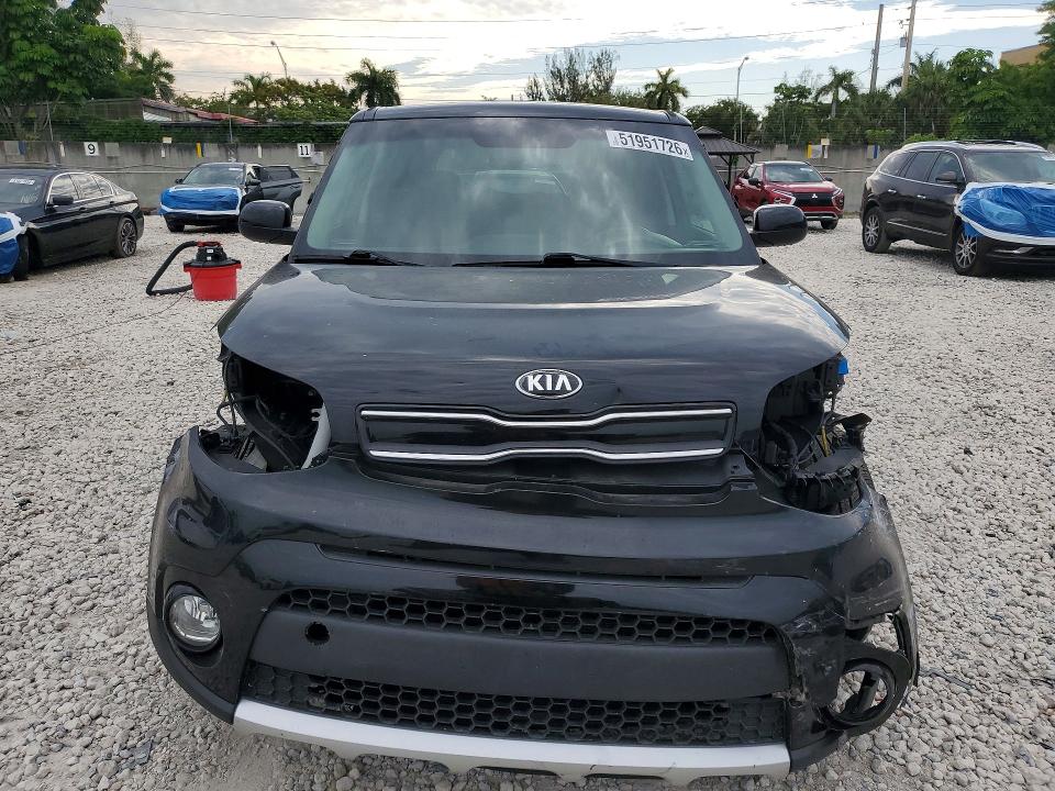 Продаж на аукціоні авто 2018 Kia Soul, vin: KNDJP3A52J7515313, номер лоту: 51951726