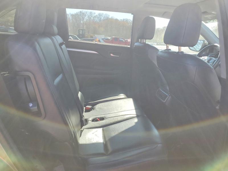 48896426 :رقم المزاد ، 5TDJKRFH4FS157536 vin ، 2015 Toyota Highlander مزاد بيع