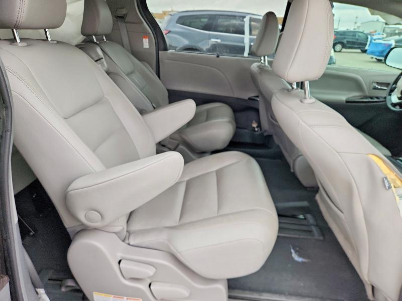 48432566 :رقم المزاد ، 5TDYZ3DC0KS019274 vin ، 2019 Toyota Sienna مزاد بيع