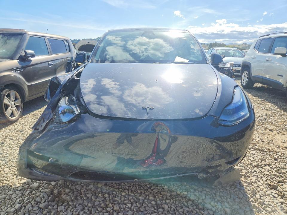 2024 Tesla Model Y მანქანა იყიდება აუქციონზე, vin: 7SAYGDEE4RF185889, აუქციონის ნომერი: 51182586