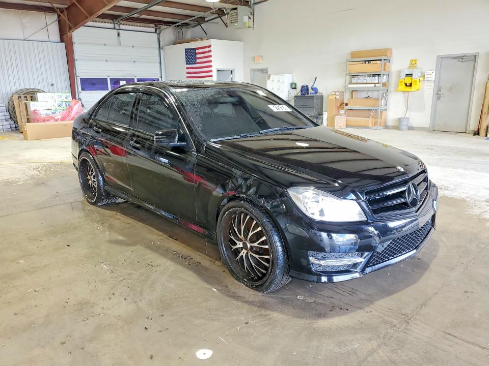 51151376 :رقم المزاد ، WDDGF8AB0ER317362 vin ، 2014 Mercedes-benz C مزاد بيع