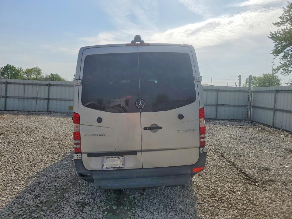 51165826 :رقم المزاد ، WDZPE7CC1F5945078 vin ، 2015 Mercedes Benz Sprinter مزاد بيع