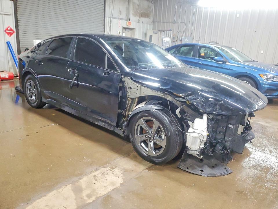 47209386 :رقم المزاد ، 5XXG14J29NG105824 vin ، 2022 Kia K5 مزاد بيع