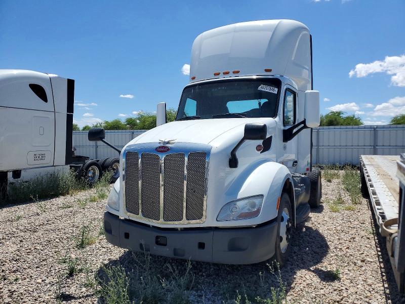 46207846 :رقم المزاد ، 1XPBA48X5FD286295 vin ، 2015 Peterbilt 579 مزاد بيع