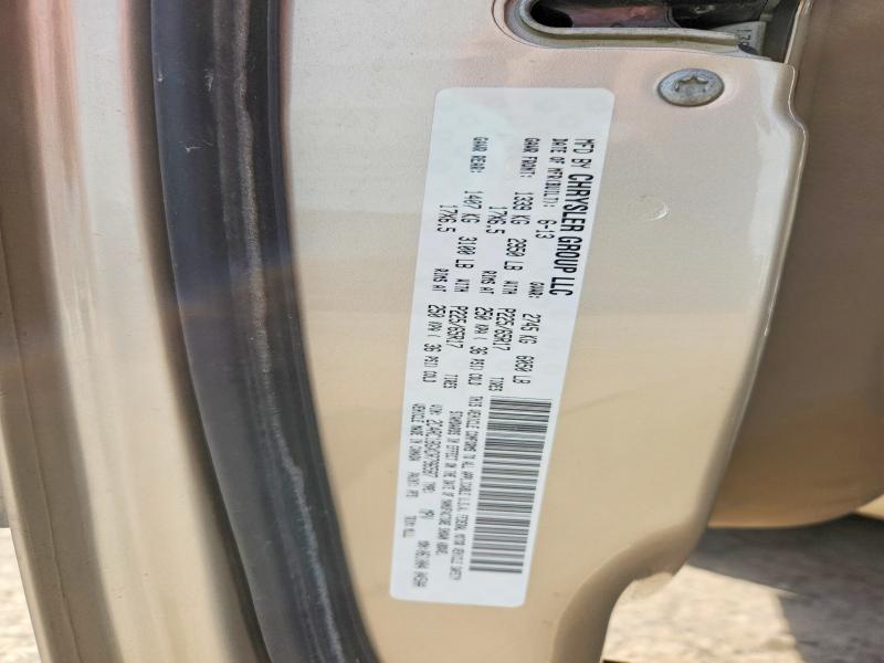 50243146 :رقم المزاد ، 2C4RC1BGXDR796587 vin ، 2013 Chrysler Town & Country مزاد بيع