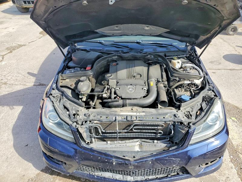 Продажа на аукционе авто 2012 Mercedes-benz C, vin: WDDGJ4HB7CF772706, номер лота: 48041906