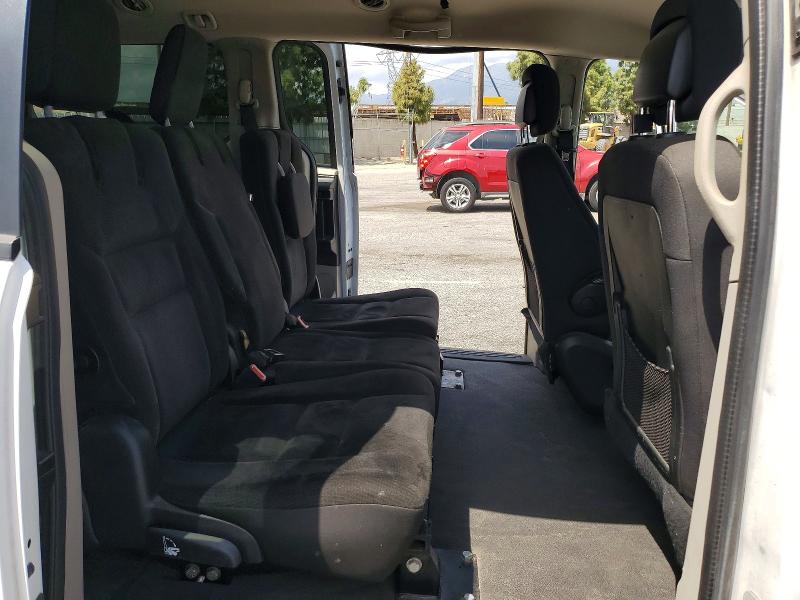 49670926 :رقم المزاد ، 2C4RDGBG1JR303665 vin ، 2018 Dodge Grand Caravan مزاد بيع