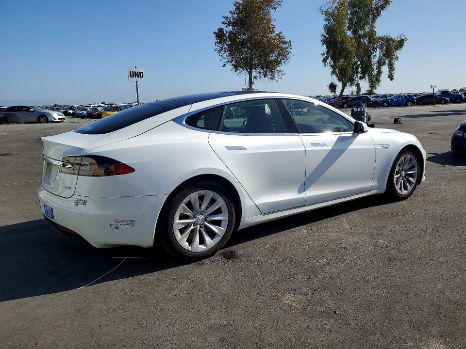 51185246 :رقم المزاد ، 5YJSA1E25GF143057 vin ، 2016 Tesla Model S مزاد بيع