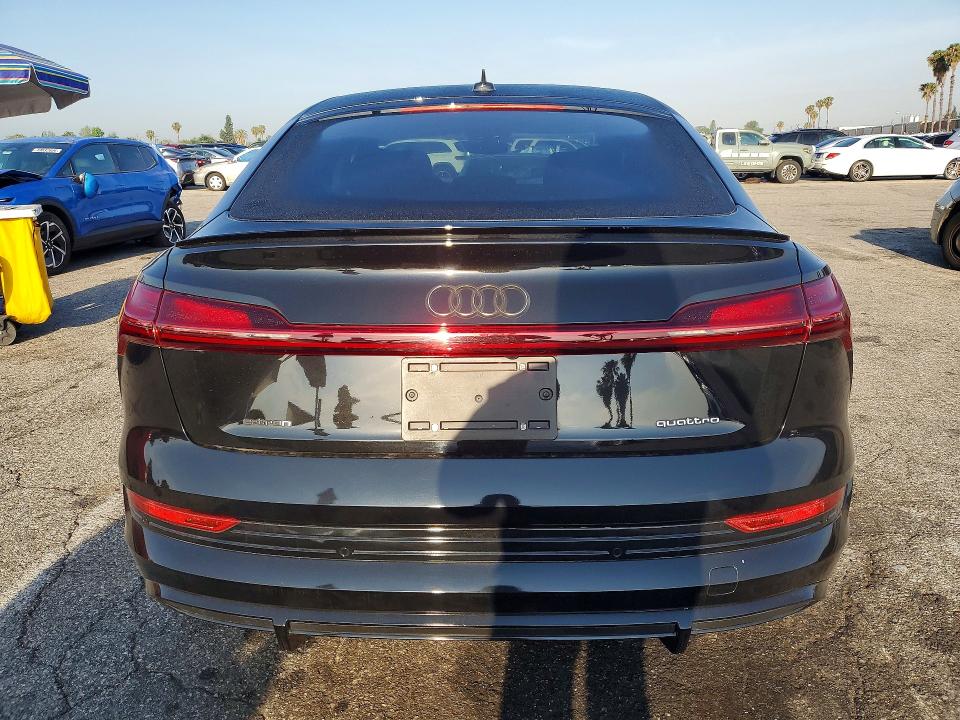 Продажа на аукционе авто 2022 Audi E-tron, vin: WA11AAGE1NB014276, номер лота: 48011126