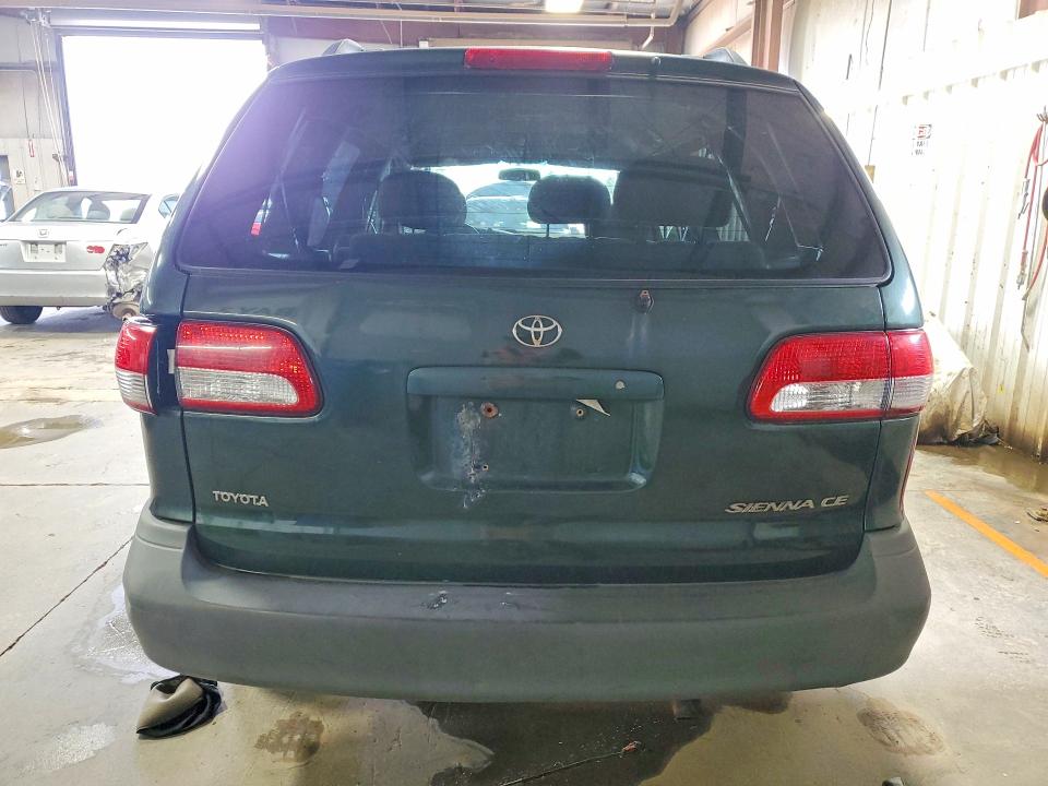50283176 :رقم المزاد ، 4T3ZF19C52U470547 vin ، 2002 Toyota Sienna مزاد بيع