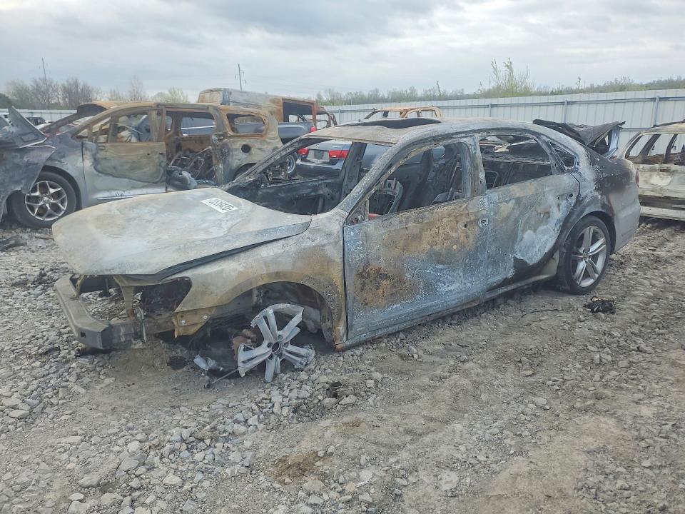 48510436 :رقم المزاد ، 1VWCN7A39DC110384 vin ، 2013 Volkswagen Passat مزاد بيع