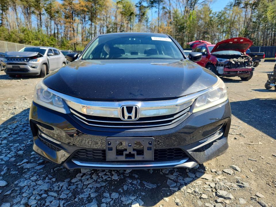 Продажа на аукционе авто 2017 Honda Accord, vin: 1HGCR2F19HA124452, номер лота: 48709156