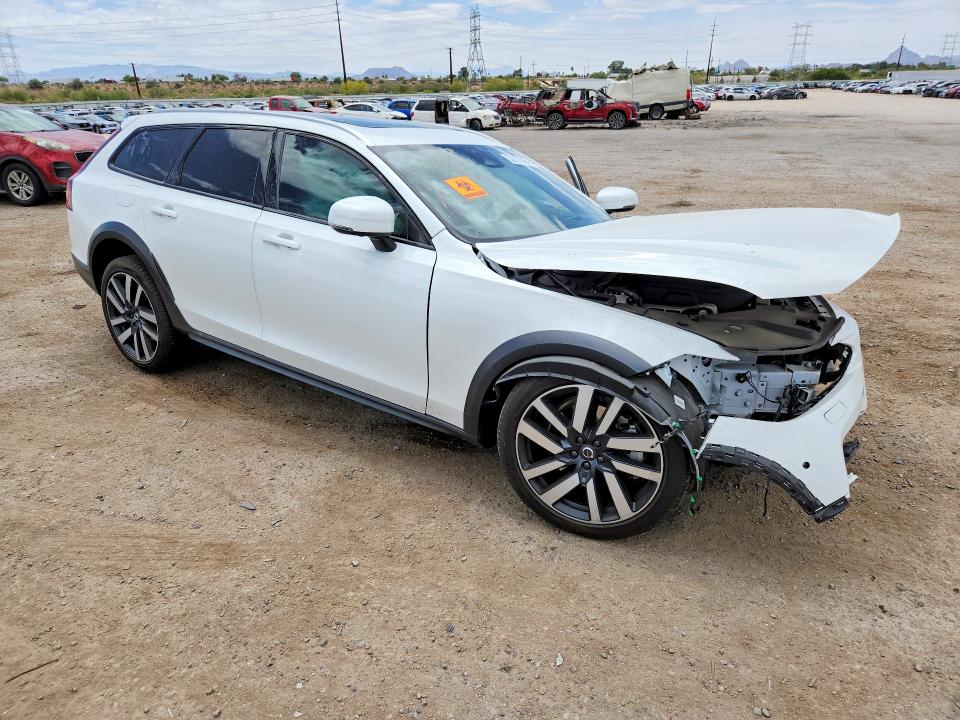 2026 Volvo V90 Cross Country მანქანა იყიდება აუქციონზე, vin: YV4062NLXT1205740, აუქციონის ნომერი: 52177636