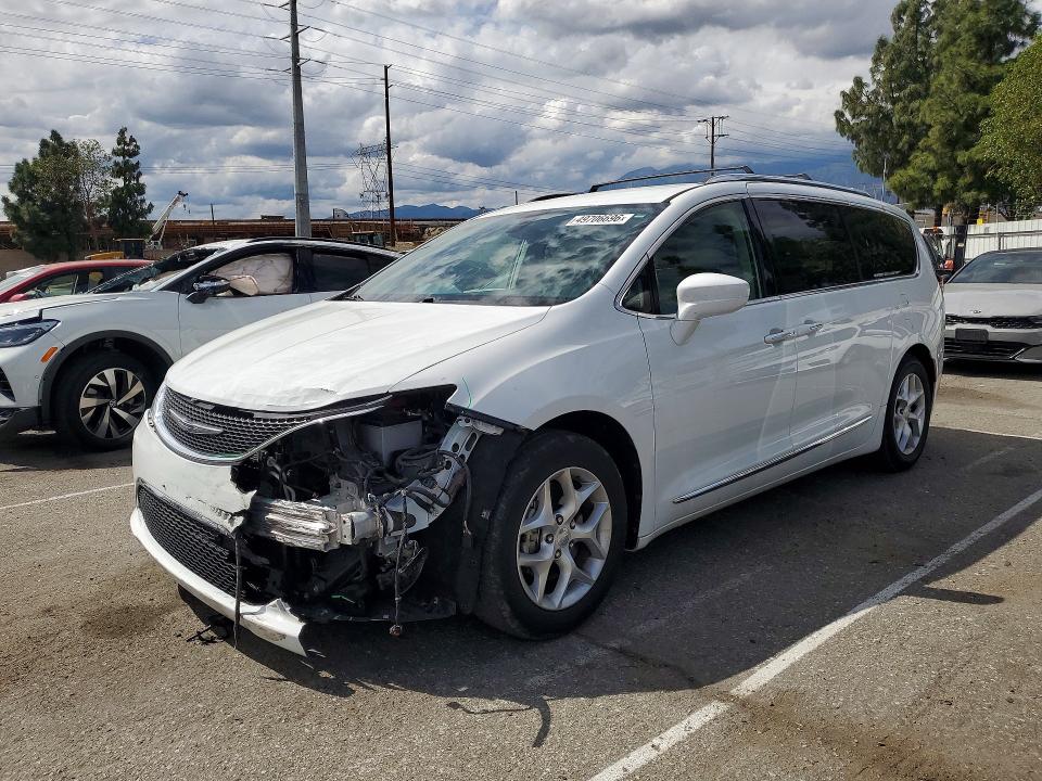 49706696 :رقم المزاد ، 2C4RC1BG0JR247699 vin ، 2018 Chrysler Pacifica مزاد بيع