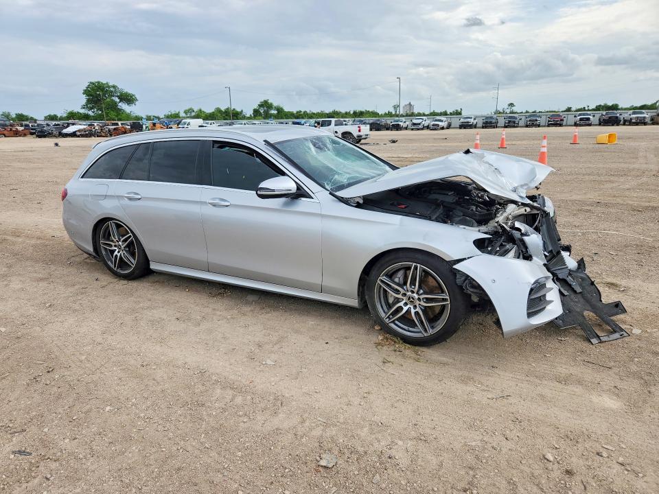 54493446 :رقم المزاد ، WDDZH6GB5JA375491 vin ، 2018 Mercedes-benz E مزاد بيع