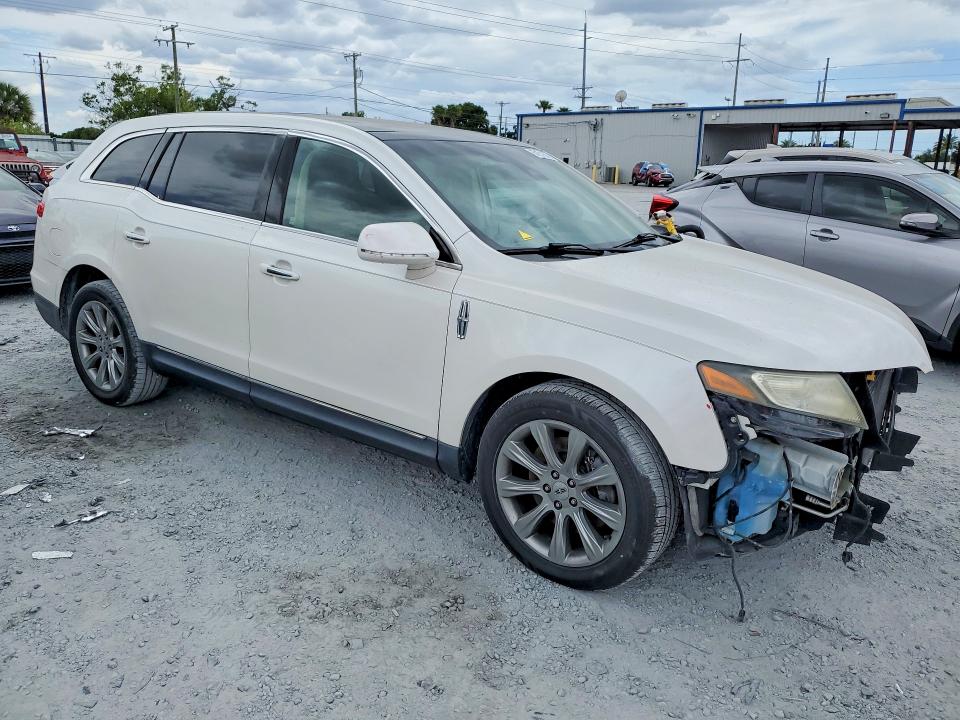 50281556 :رقم المزاد ، 2LMHJ5AT3DBL52886 vin ، 2013 Lincoln Mkt مزاد بيع