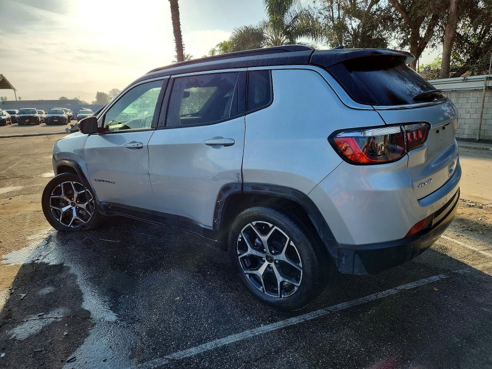 49248576 :رقم المزاد ، 3C4NJDCN7ST546124 vin ، 2025 Jeep Compass مزاد بيع