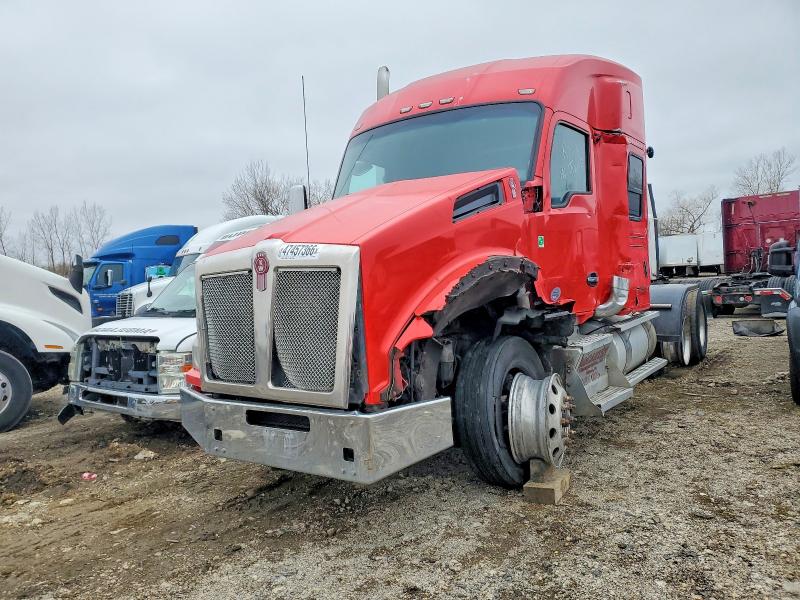 47457366 :رقم المزاد ، 1XKZDP9X2JJ186581 vin ، 2018 Kenworth Construction مزاد بيع