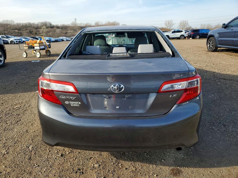 49051256 :رقم المزاد ، 4T4BF1FK2ER433245 vin ، 2014 Toyota Camry مزاد بيع