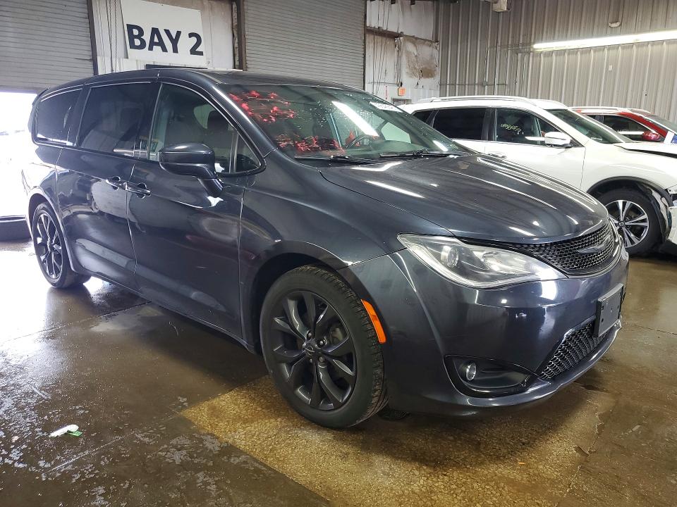 49648846 :رقم المزاد ، 2C4RC1FG1KR702507 vin ، 2019 Chrysler Pacifica مزاد بيع