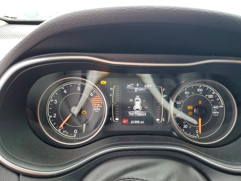 49582676 :رقم المزاد ، 1C4PJLLB4KD384225 vin ، 2019 Jeep Cherokee مزاد بيع