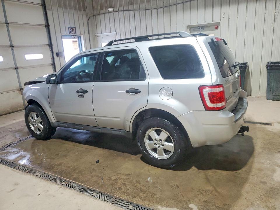 50676426 :رقم المزاد ، 1FMCU0D72AKC29239 vin ، 2010 Ford Escape مزاد بيع