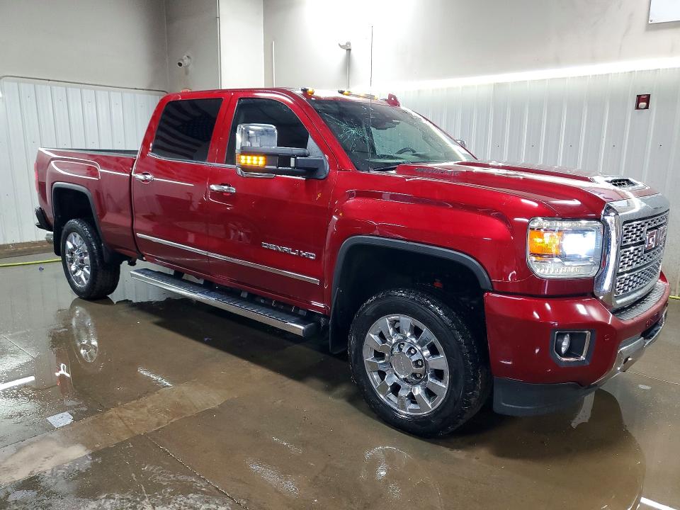 49605196 :رقم المزاد ، 1GT12UEY0JF113918 vin ، 2018 Gmc Sierra مزاد بيع
