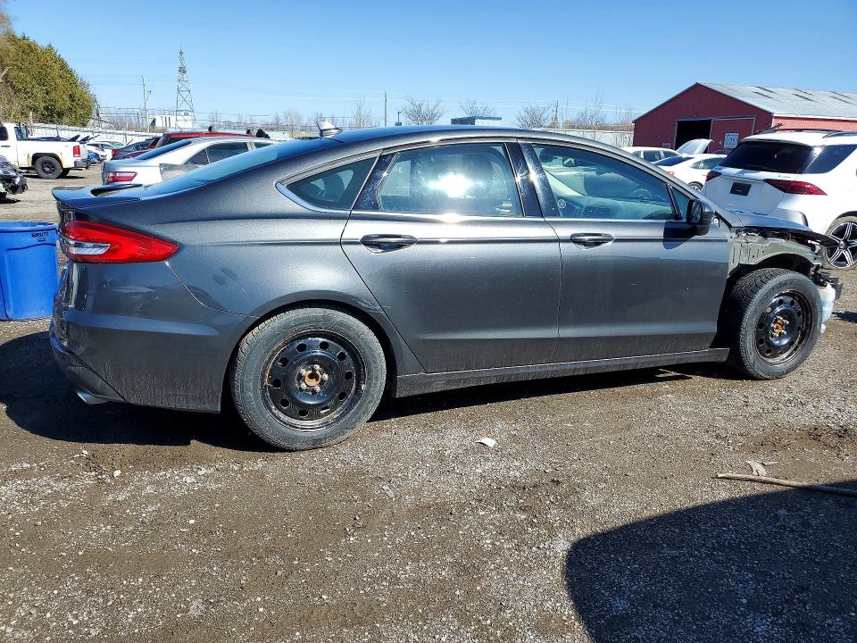 49106926 :رقم المزاد ، 3FA6P0HD4KR122947 vin ، 2019 Ford Fusion مزاد بيع
