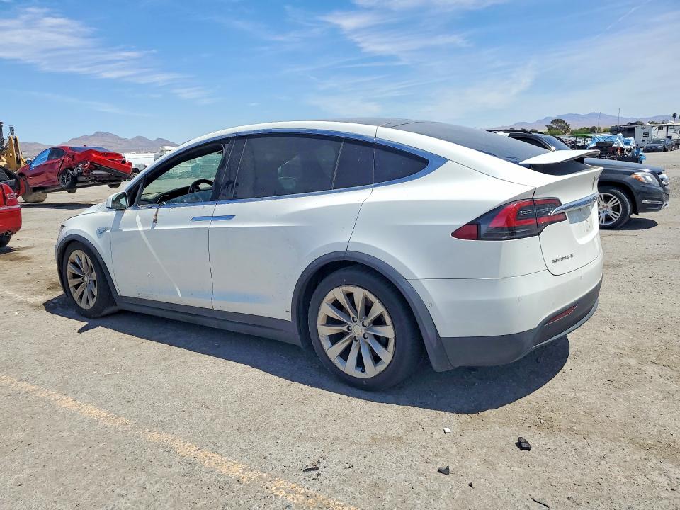 50401626 :رقم المزاد ، 5YJXCBE25GF022017 vin ، 2016 Tesla Model X مزاد بيع