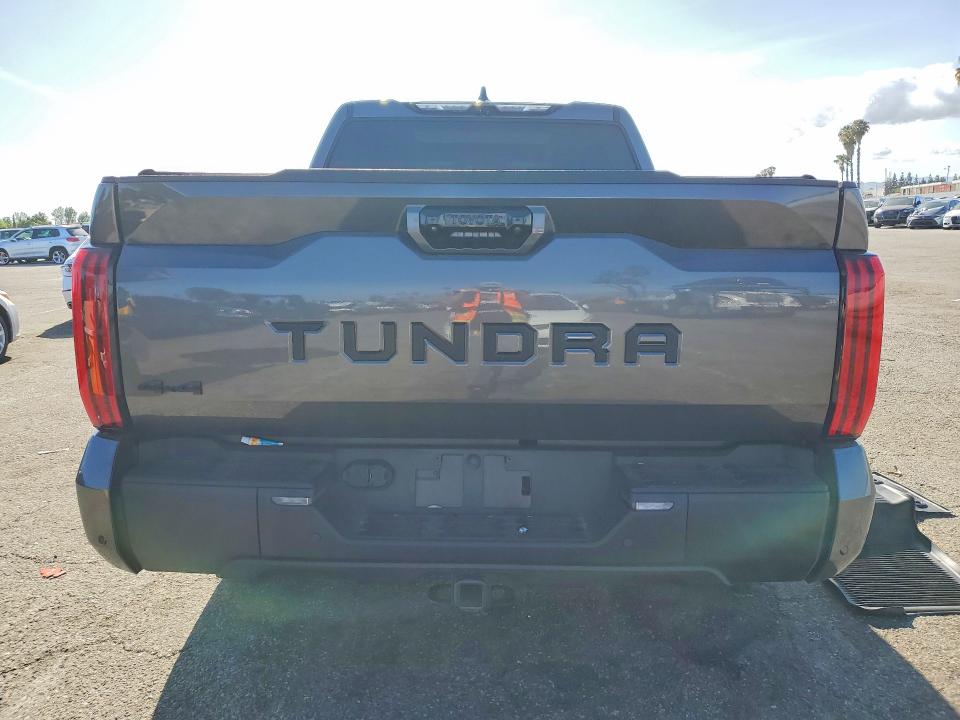 51196386 :رقم المزاد ، 5TFWC5DB1RX076888 vin ، 2024 Toyota Tundra مزاد بيع