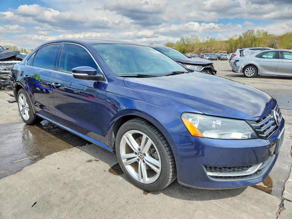 51675146 :رقم المزاد ، 1VWBV7A31FC034237 vin ، 2015 Volkswagen Passat مزاد بيع