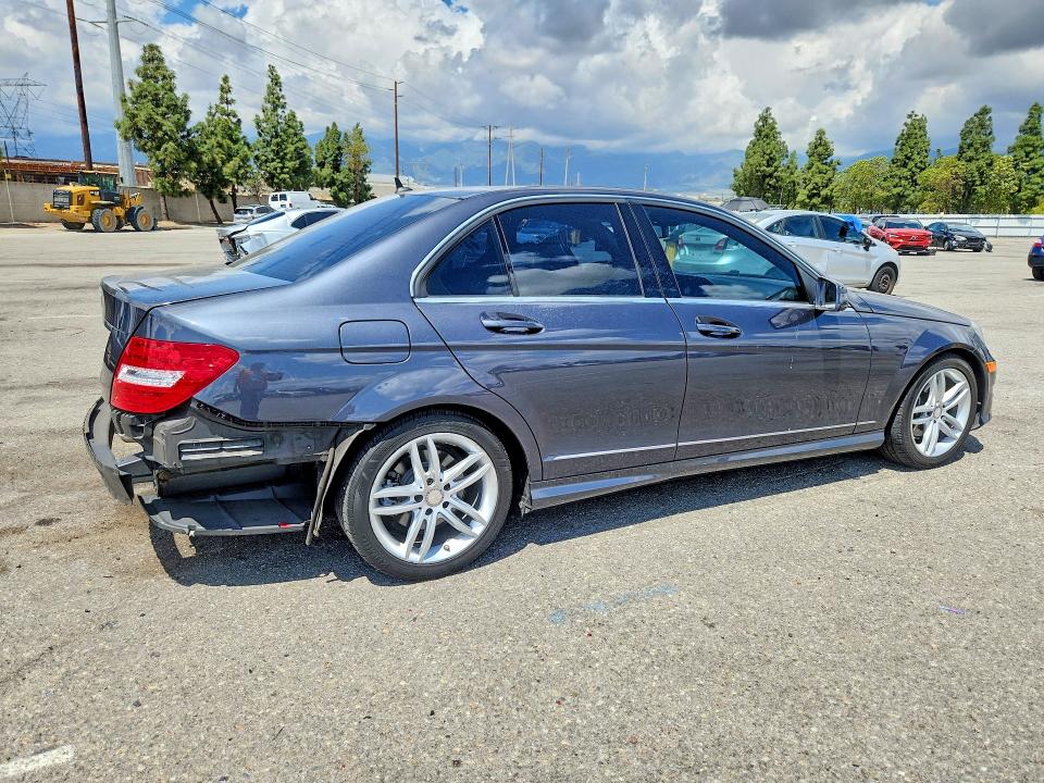 48931976 :رقم المزاد ، WDDGF4HBXER315777 vin ، 2014 Mercedes-benz C مزاد بيع