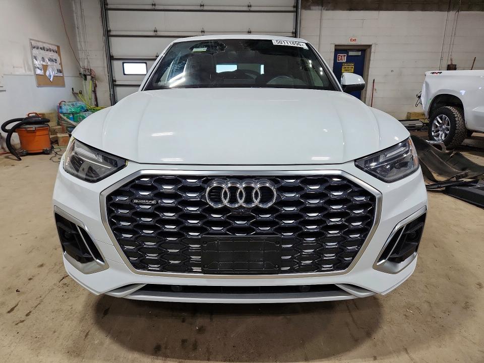 50111896 :رقم المزاد ، WA15AAFY5M2125389 vin ، 2021 Audi Q5 مزاد بيع