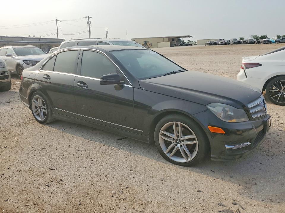 51874076 :رقم المزاد ، WDDGF4HB1DA862207 vin ، 2013 Mercedes-benz C مزاد بيع