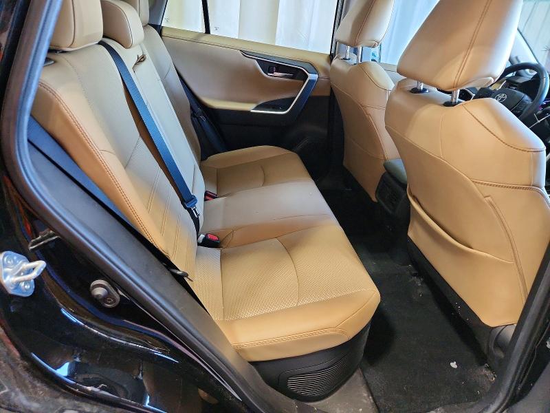 95818875 :رقم المزاد ، 2T3D6RFV8MW021610 vin ، 2021 Toyota Rav4 Hybrid مزاد بيع