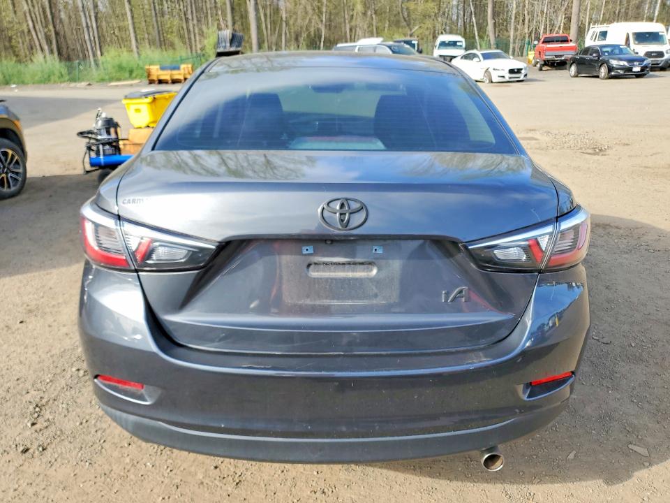 50248016 :رقم المزاد ، 3MYDLBYV2JY319624 vin ، 2018 Toyota Yaris Ia مزاد بيع
