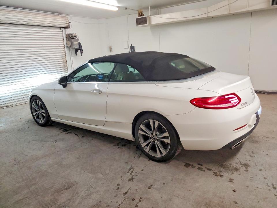 51138526 :رقم المزاد ، WDDWK4JB4JF612041 vin ، 2018 Mercedes-benz C مزاد بيع